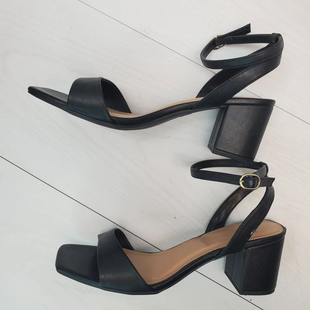 A New Day Womens Black Block Heel Ankle Strap Sandals Square Toe Size 9 Chic